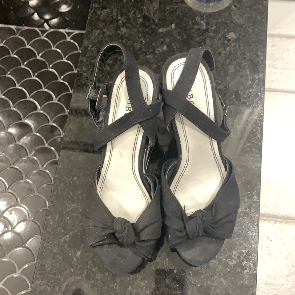 Black and white striped wedges